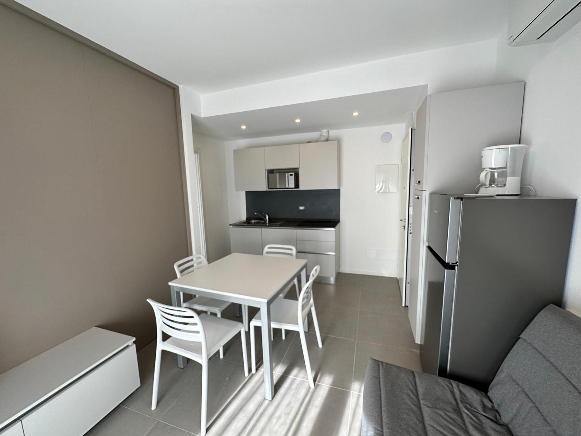 Nuovo Condominio Con Piscina E Garage Bibione Exterior foto